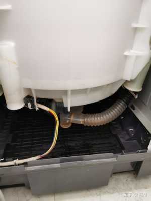 海尔洗衣机直接漏水（海尔洗衣机漏水的原因和简单修理方法）
