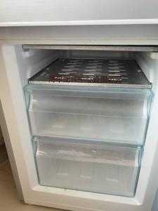 海尔冰箱冷冻柜拆卸图解（海尔冰箱冷冻柜拆卸图解说明）-图2
